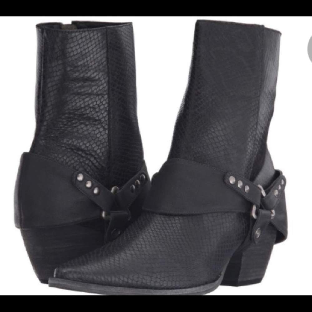 Matisse Understated Leather Rattlesnake Boots 8.5